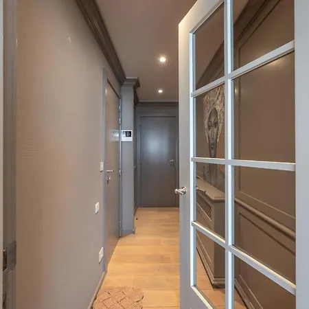 Apartment 1e Verdiep Op De Zeedijk In Met 3 Slaapkamers Voor Max 7 Pers