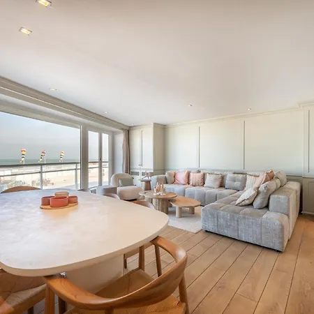 Apartment 1e Verdiep Op De Zeedijk In Met 3 Slaapkamers Voor Max 7 Pers