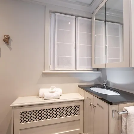 1e Verdiep Op De Zeedijk In Met 3 Slaapkamers Voor Max 7 Pers