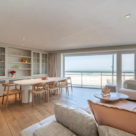 1e Verdiep Op De Zeedijk In Met 3 Slaapkamers Voor Max 7 Pers Knokke-Heist