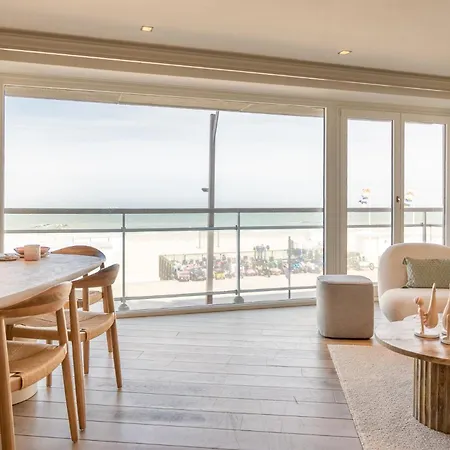 1e Verdiep Op De Zeedijk In Met 3 Slaapkamers Voor Max 7 Pers * Knokke-Heist