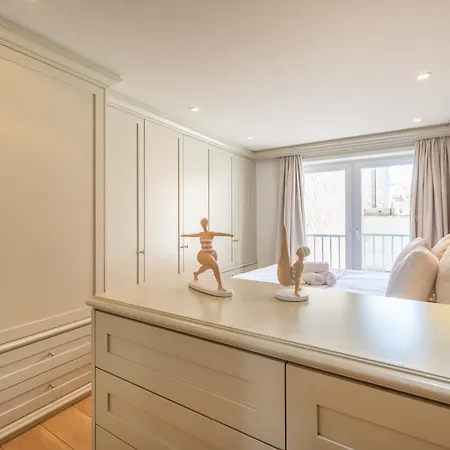 Apartman 1e Verdiep Op De Zeedijk In Met 3 Slaapkamers Voor Max 7 Pers Knokke-Heist